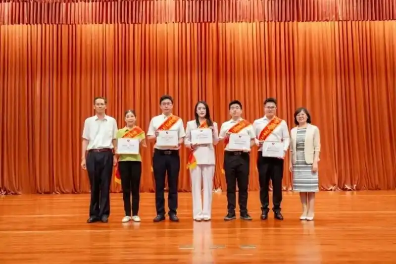 荣光时刻！上海亿山睦教育科技有限公司喜获“慈善之星”提名奖 以科技赋能教育公益新征程